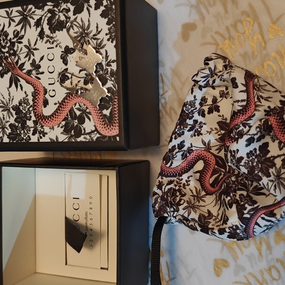 GUCCI Silver Butterfly Earrings 🦋🦋 - Picture 4 of 7